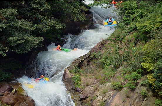 HTL marketing teams had a Wonderful Two-day rafting trip in Qingyuan
