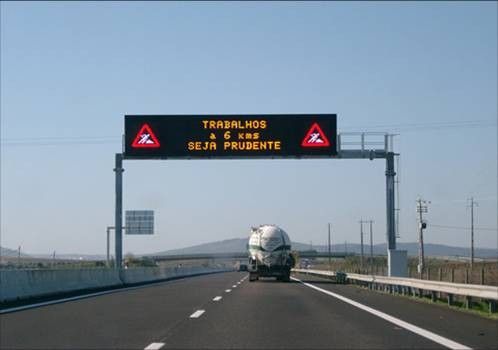 What are the Advantages of LED Traffic Signal Display Lights
