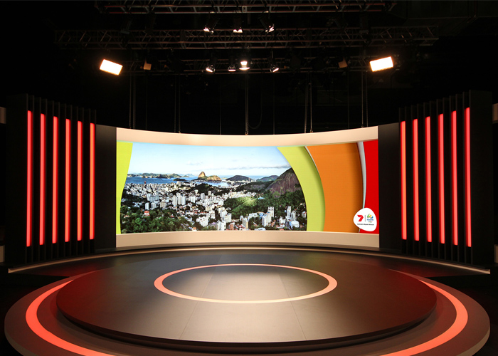 R500 Curve Video Screen Advertising