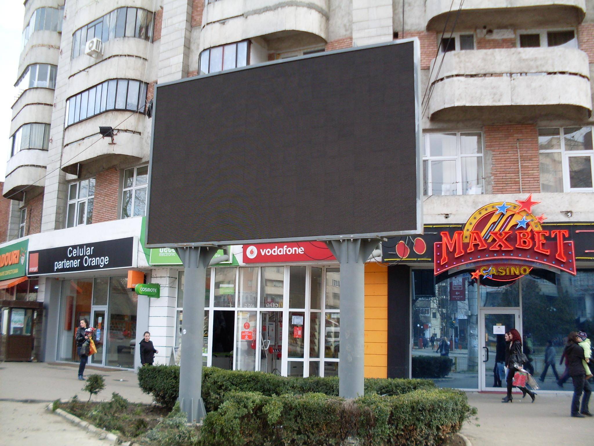 Graphic and dynamic LED video screen display is available
