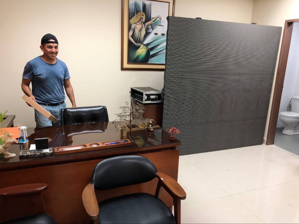 HD Indoor LED screen P3.91 rental video wall LED display