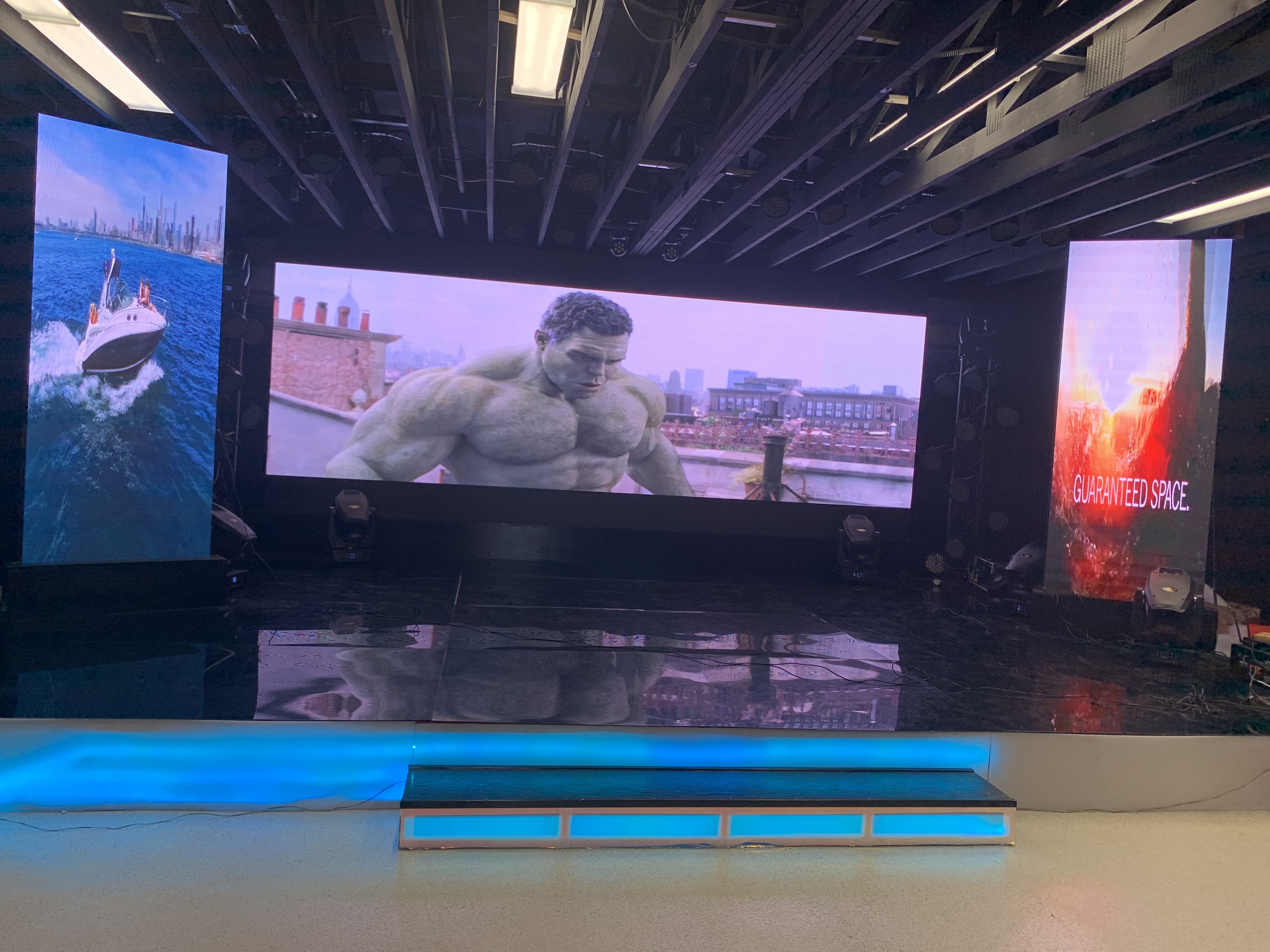 HD Indoor LED screen P3.91 rental video wall LED display