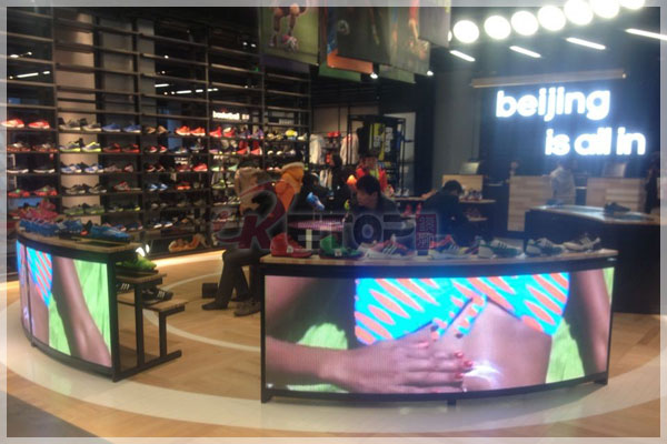 Arc and Curve LED video display screen introduction