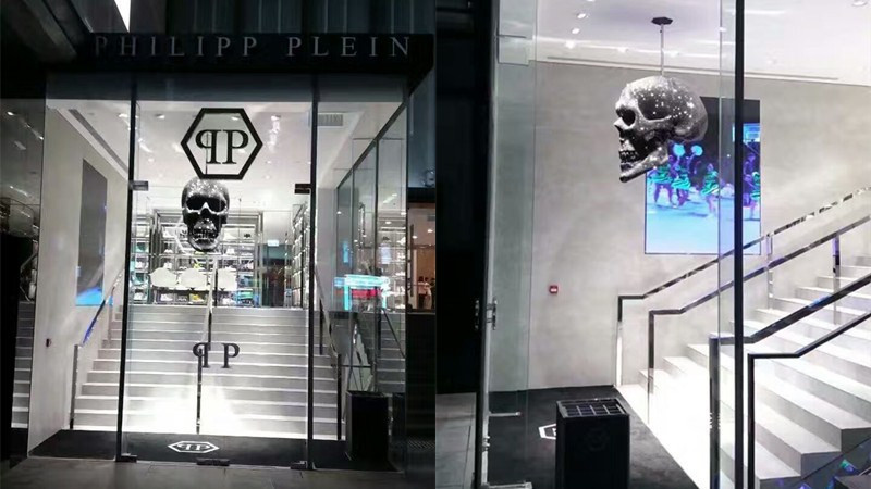 HTL installed H4 Indoor LED display in PHILIPP PLEIN Fashion Store.