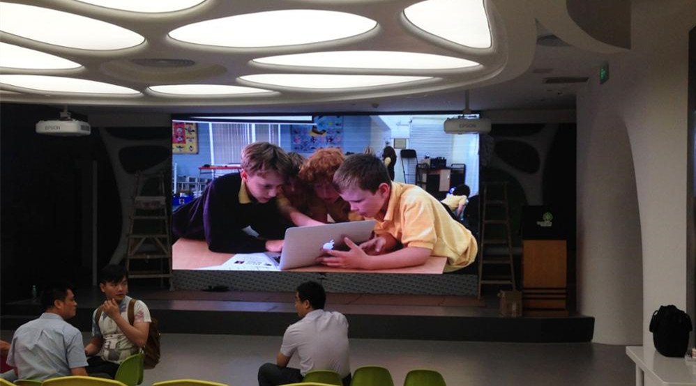 P2.976 indoor led display panel