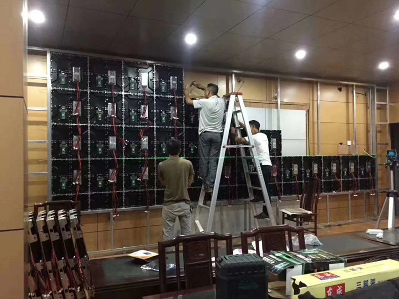 P2.5 indoor fixed led video advertising has been installed in GK hall.