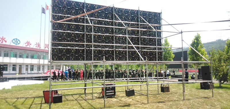 Our P4.81 outdoor rental stage led video walls are installed by the clients