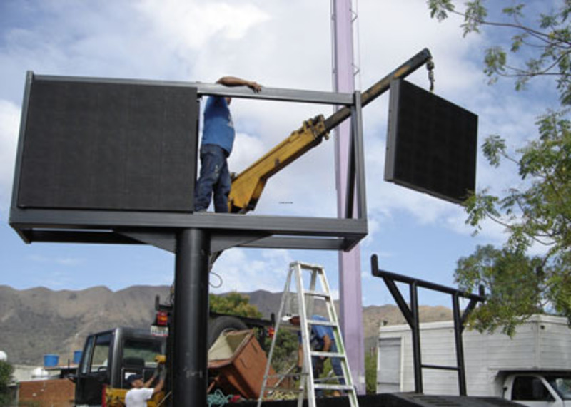 Indoor and outdoor LED display screen best placed positions.