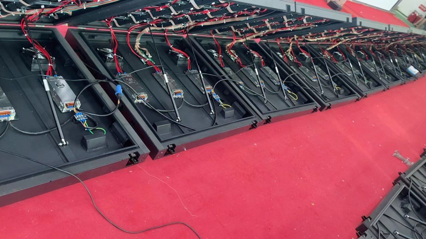 80 m2 outdoor P5 front service led displays are ready for delivery