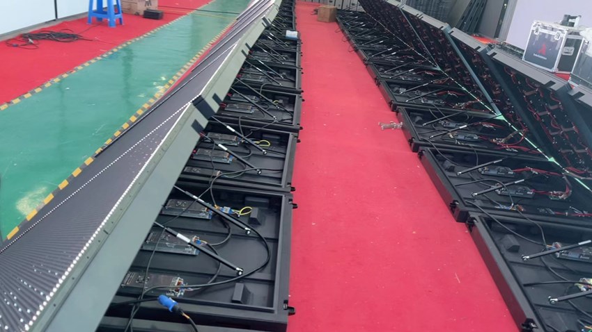 80 m2 outdoor P5 front service led displays are ready for delivery
