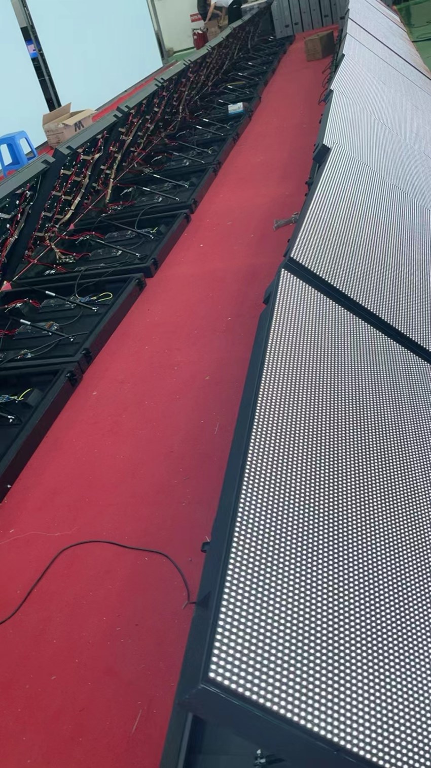 80 m2 outdoor P5 front service led displays are ready for delivery