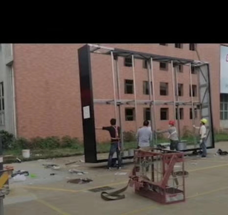 28 sqm P5 outdoor led video wall panels have been installed in Lasa