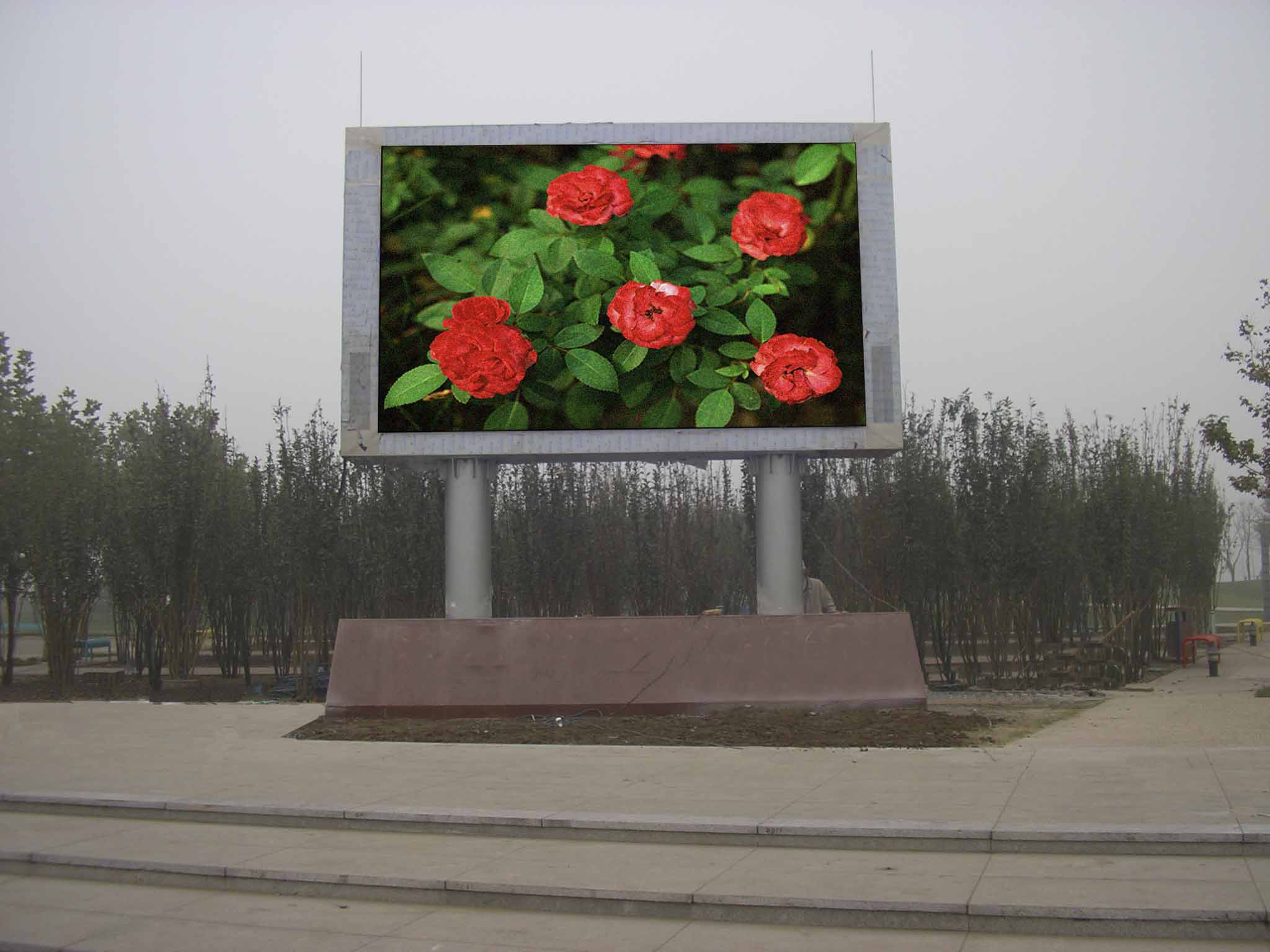 Wide application for LED advertising displays in real estate